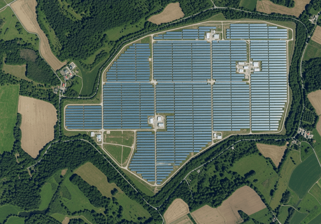 I reali effetti degli impianti fotovoltaici sulla vegetazione non sono stati determinati in modo coerente su scala regionale, in particolare per quanto riguarda la vegetazione presente sotto i pannelli fotovoltaici.