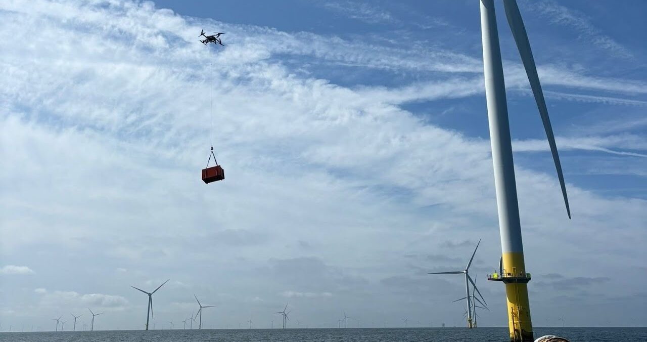 L’integrazione dei droni cargo nei processi logistici delle infrastrutture offshore non solo innalza gli standard di sicurezza e produttività, ma apre scenari inediti per la gestione di emergenze, la manutenzione predittiva e la riduzione dell’impatto ambientale.