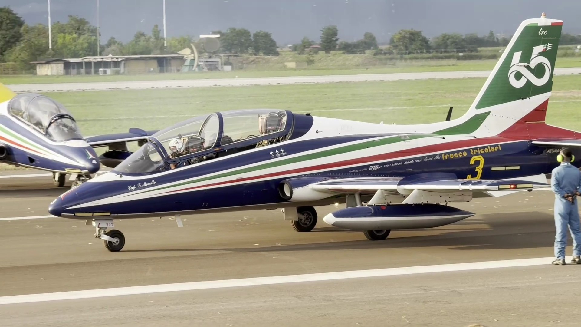 Il 6 e 7 settembre 2025 l’Aeroporto di Rivolto (UD) ospita uno degli eventi aeronautici più attesi dell’anno: la celebrazione del 65° anniversario della Pattuglia Acrobatica Nazionale (PAN) – le leggendarie Frecce Tricolori.