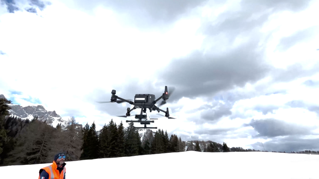 LoRa Snow: innovazione nel soccorso alpino con droni, tecnologia LoRa e ARTVA per salvare vite in valanga.