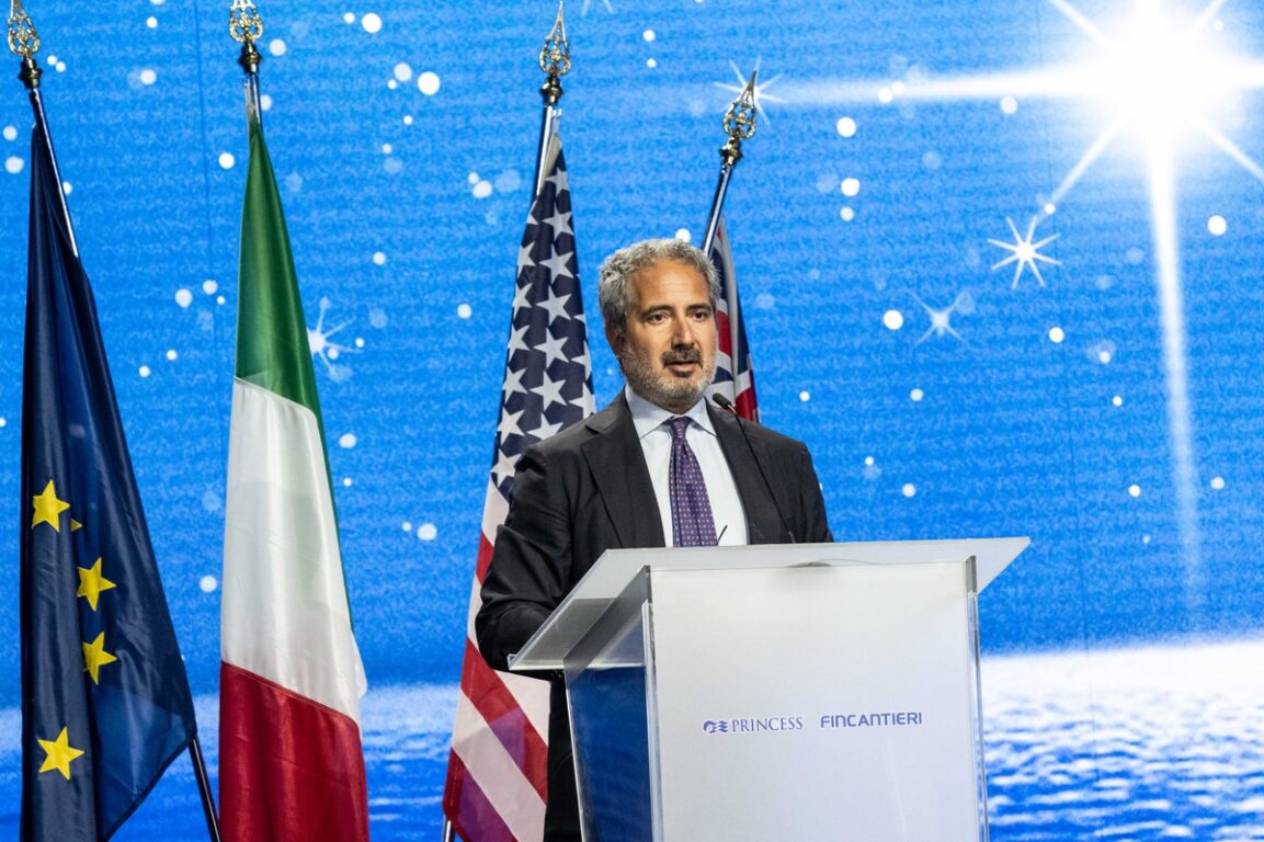 Le unità si distinguono per la flessibilità operativa – possono agire in modalità autonoma, a guida remota o con controllo manuale – e per le prestazioni elevate in velocità, caratteristiche che le rendono adatte a un’ampia gamma di impieghi militari e civili.