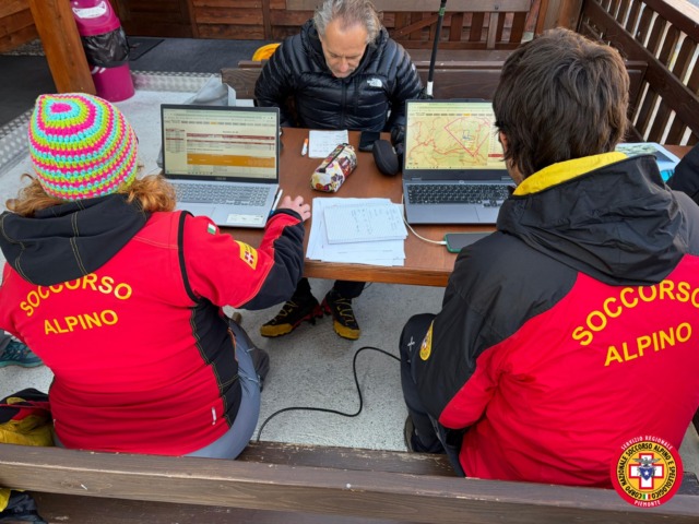 Droni, unità cinofile e tecnici in azione per salvare “due dispersi”: mega esercitazione del Soccorso Alpino.