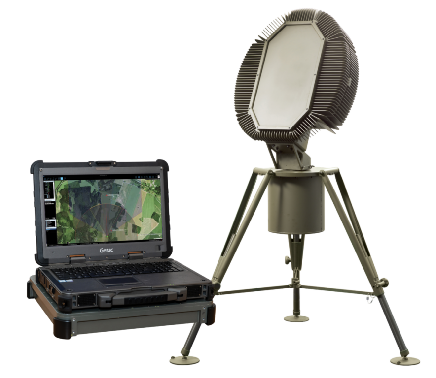 ReCAS di RETIA integra radar 3D ReGUARD, RF ReSCAN e sensori EO/IR ReCAM per rilevamento, identificazione e risposta contro droni.