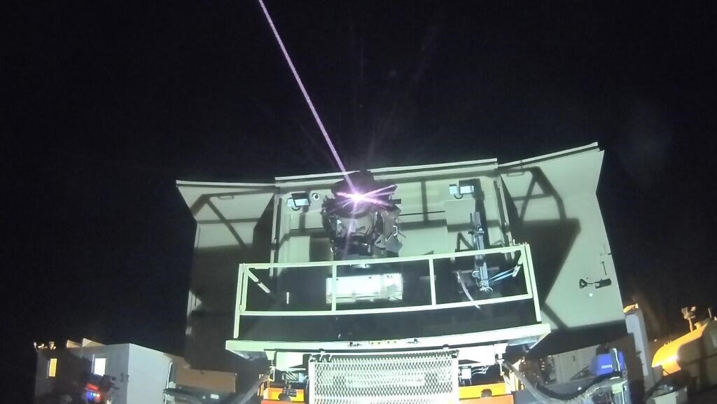 Iron Beam &egrave; un sistema laser HEL sviluppato da Rafael con il Ministero della Difesa israeliano e Lockheed Martin, con potenza dichiarata nell&rsquo;ordine dei 100 kW.