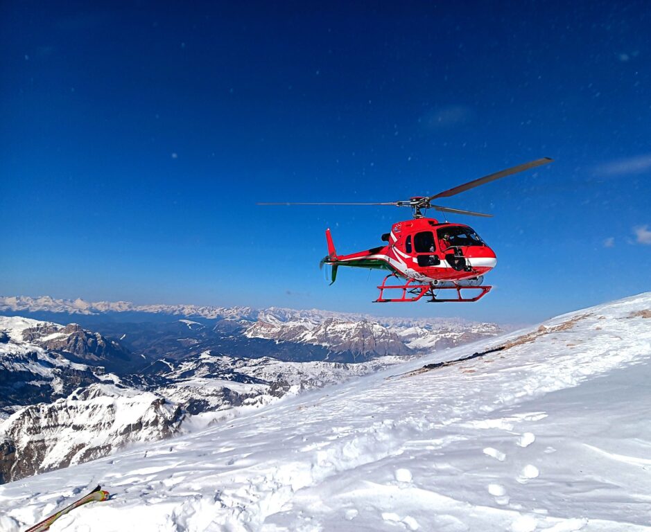 Sul ghiacciaio della Marmolada, nel settore di Punta Penia, una campagna con droni e georadar multibanda raccoglie misure per verificare possibili condizioni di instabilit&agrave;.