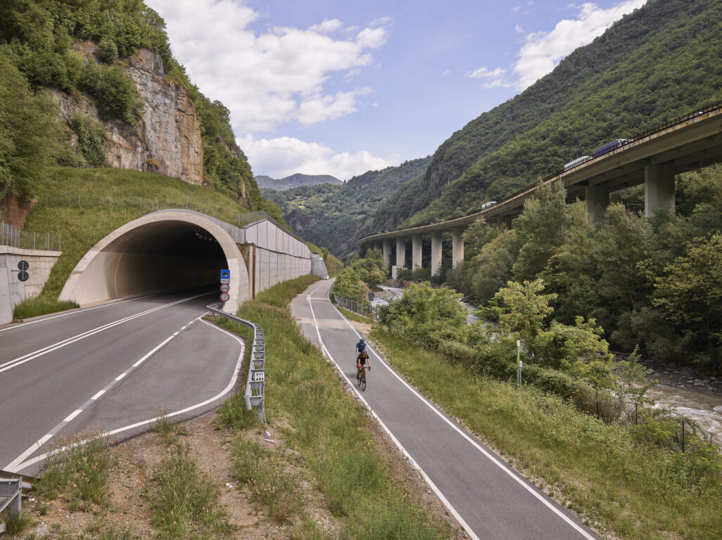 A22 integra droni e sensori nelle ispezioni di ponti, viadotti e versanti. Monitoraggio continuo e gemello digitale a supporto della manutenzione.