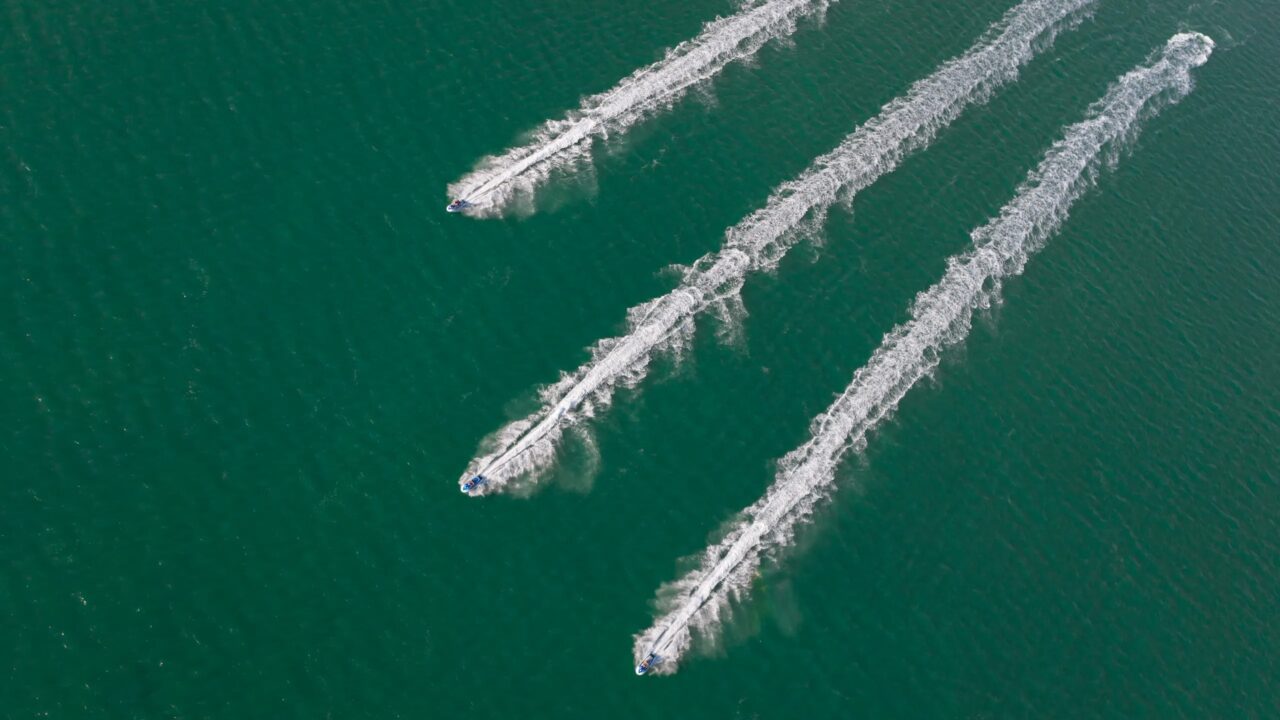 Veicoli marittimi autonomi e droni marittimi: tecnologie, scenari e limiti operativi. Due case study italiani, Mirai Robotics ed EdgeLab.