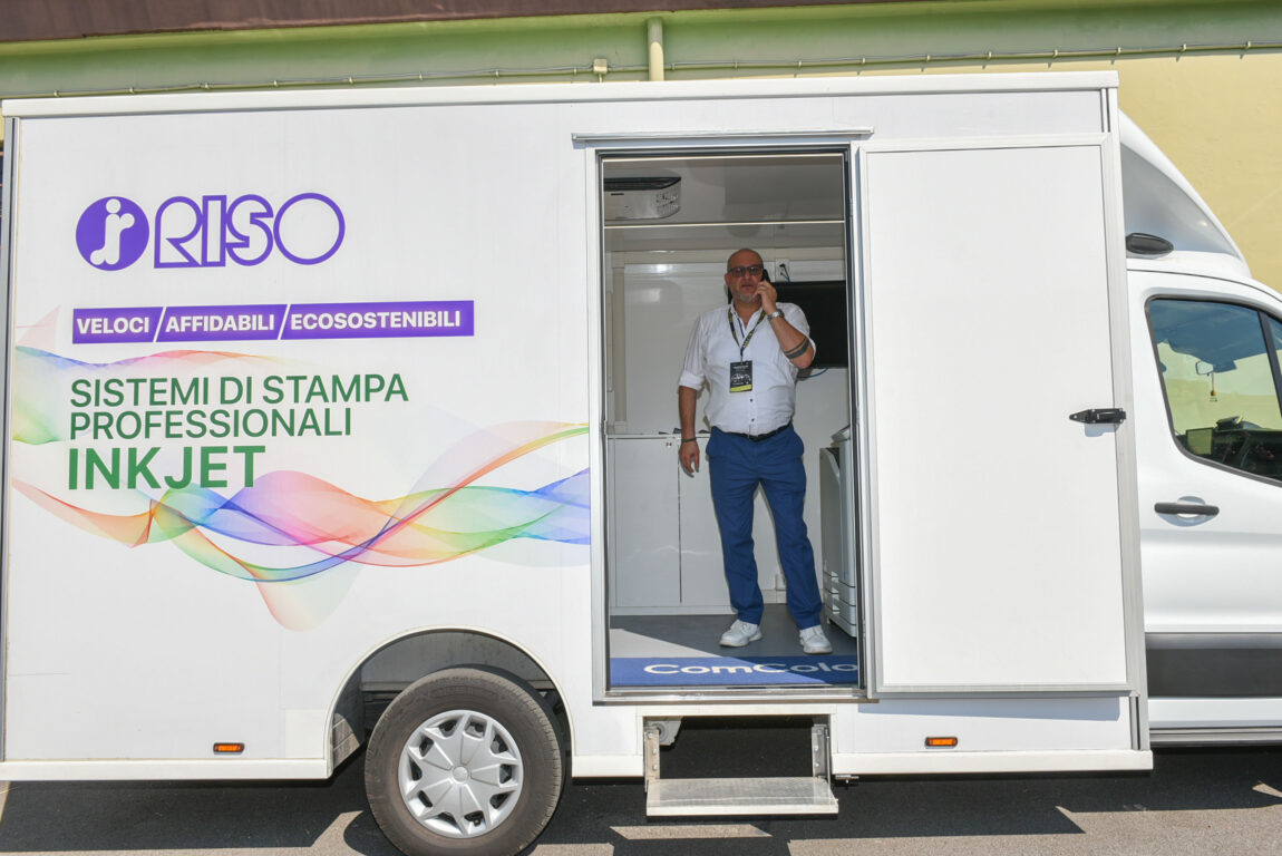 Celebrazioni ufficiali per i vent'anni di attività del polo logistico, un traguardo storico fondamentale per lo sviluppo e la sicurezza del Sistema Paese.