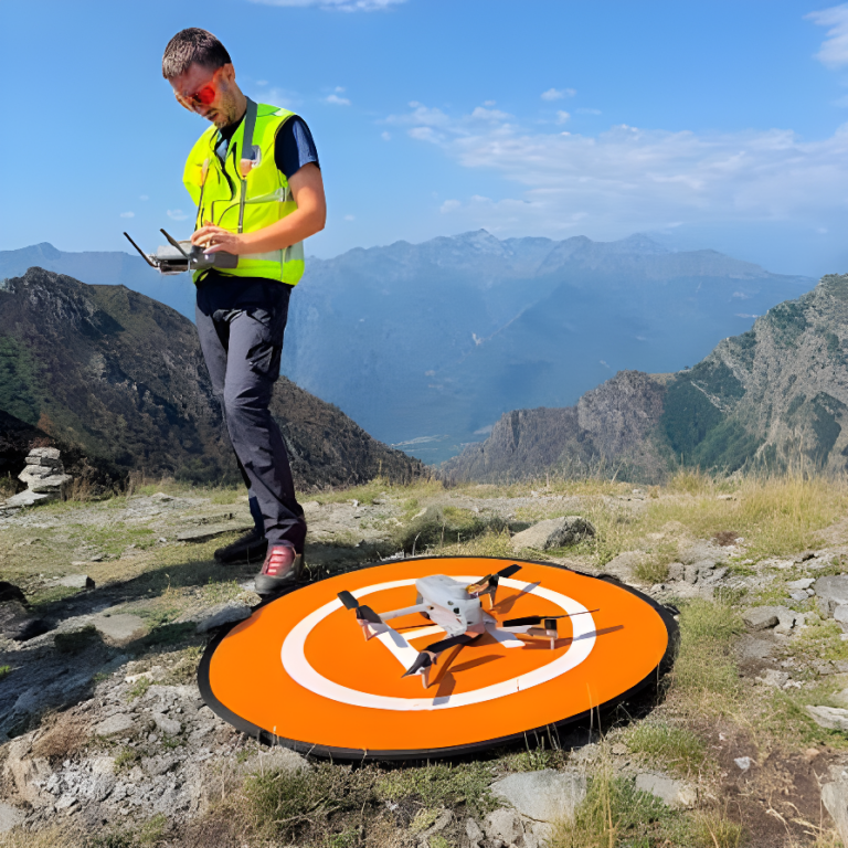 Un drone con ARTVA, termocamera e GPS rafforza il soccorso in montagna in Valsesia. Investimento da 15.000 euro e formazione da settembre.