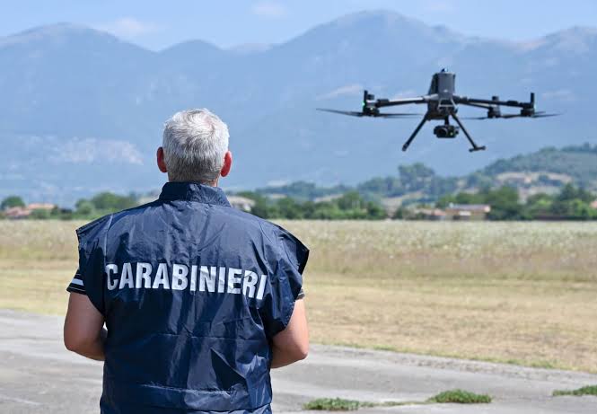 Primo Nucleo APR dei Carabinieri a Roma e nuova scuola di volo a Rieti: cambia l&rsquo;impiego operativo dei droni nelle attivit&agrave; di polizia.