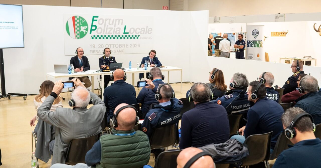 Operatori ed espositori al Forum Polizia Locale 2026